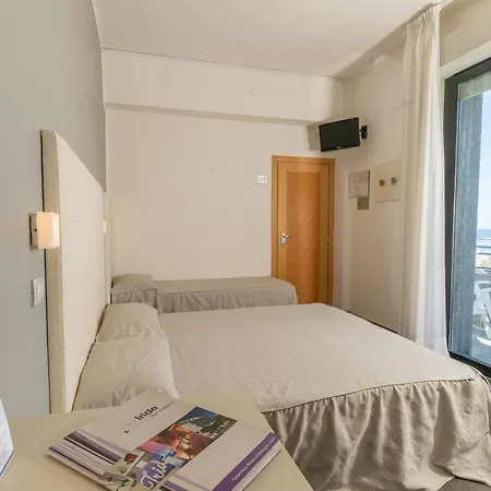 Iride & 酒店 切塞纳蒂科