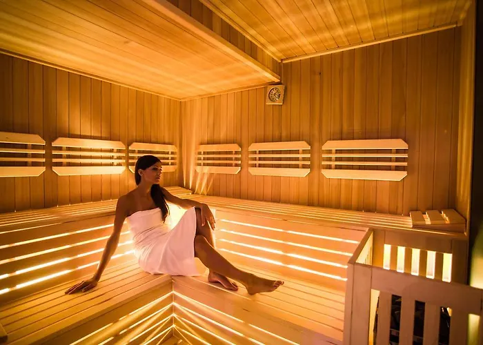 Iride & فندق تْشيزيناتيكو